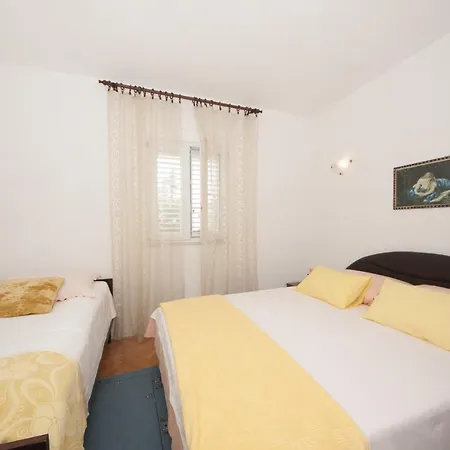 Apartment Fortuna Mirce